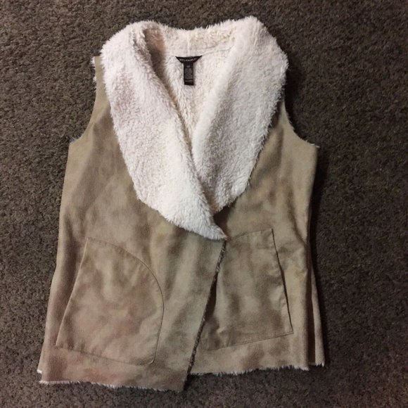 Bit & Bridle Faux Suede Vest Womens L Gently Used - Picture 7 of 11